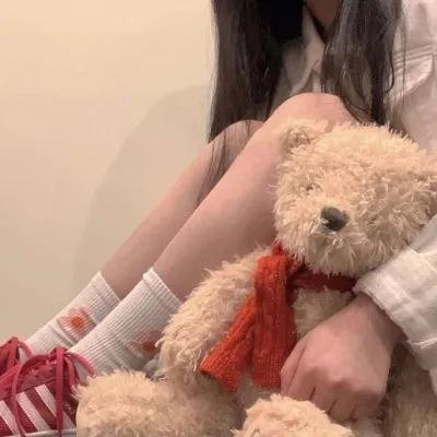 比基尼琼斯和爱的圣殿