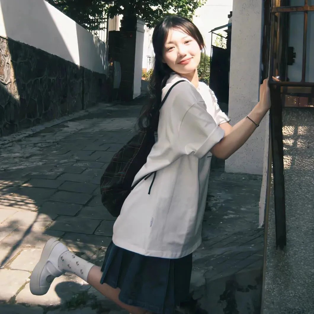 呢喃语页